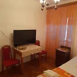 Opium Old Pensión Split