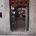 Opium Old Pensión
