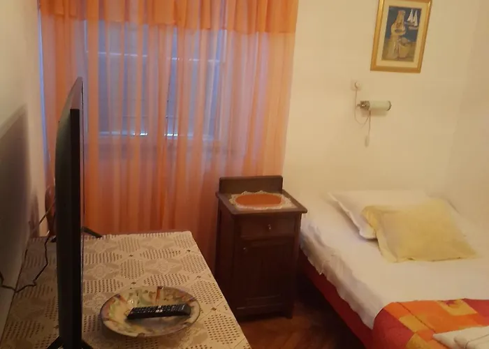 Opium Old 3* سبليت